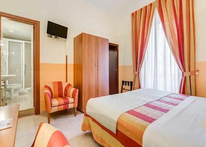 Hotel Domus Carmelitana Rome
