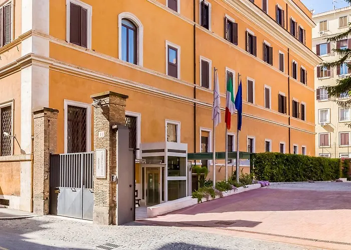 Hotel Domus Carmelitana Rome