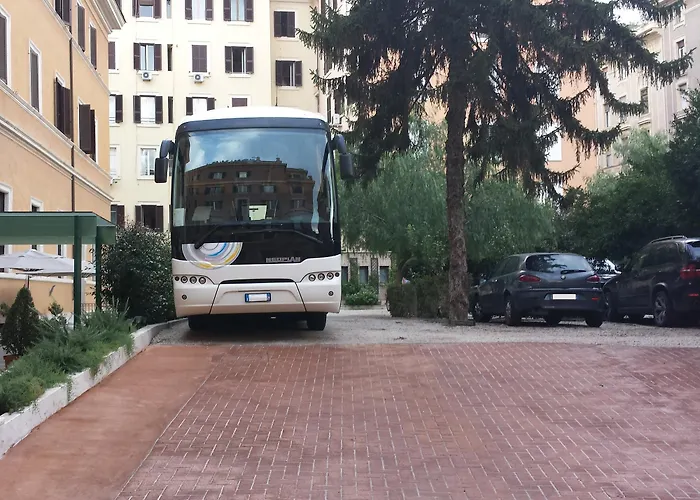 Hotel Domus Carmelitana Rome