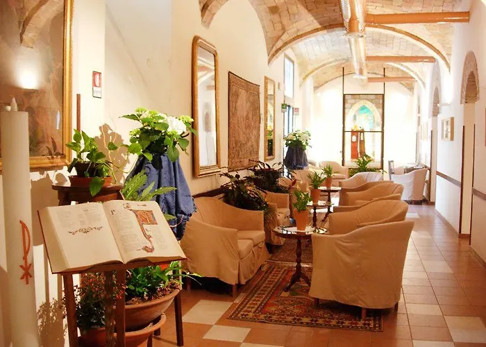 Domus Carmelitana Hotel 3*