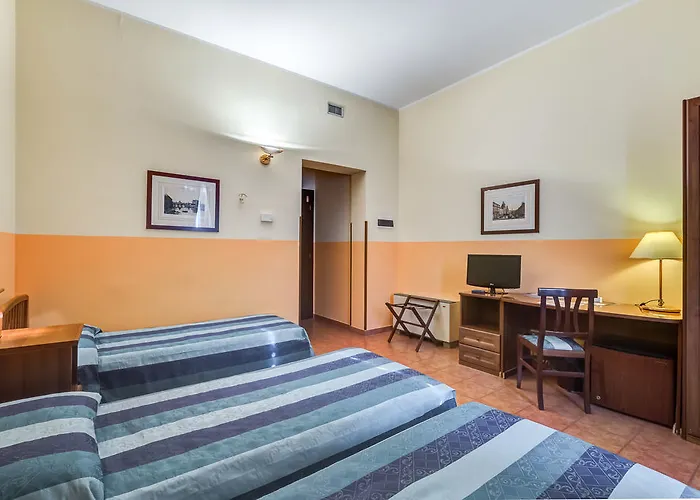 Hotel Domus Carmelitana Rome